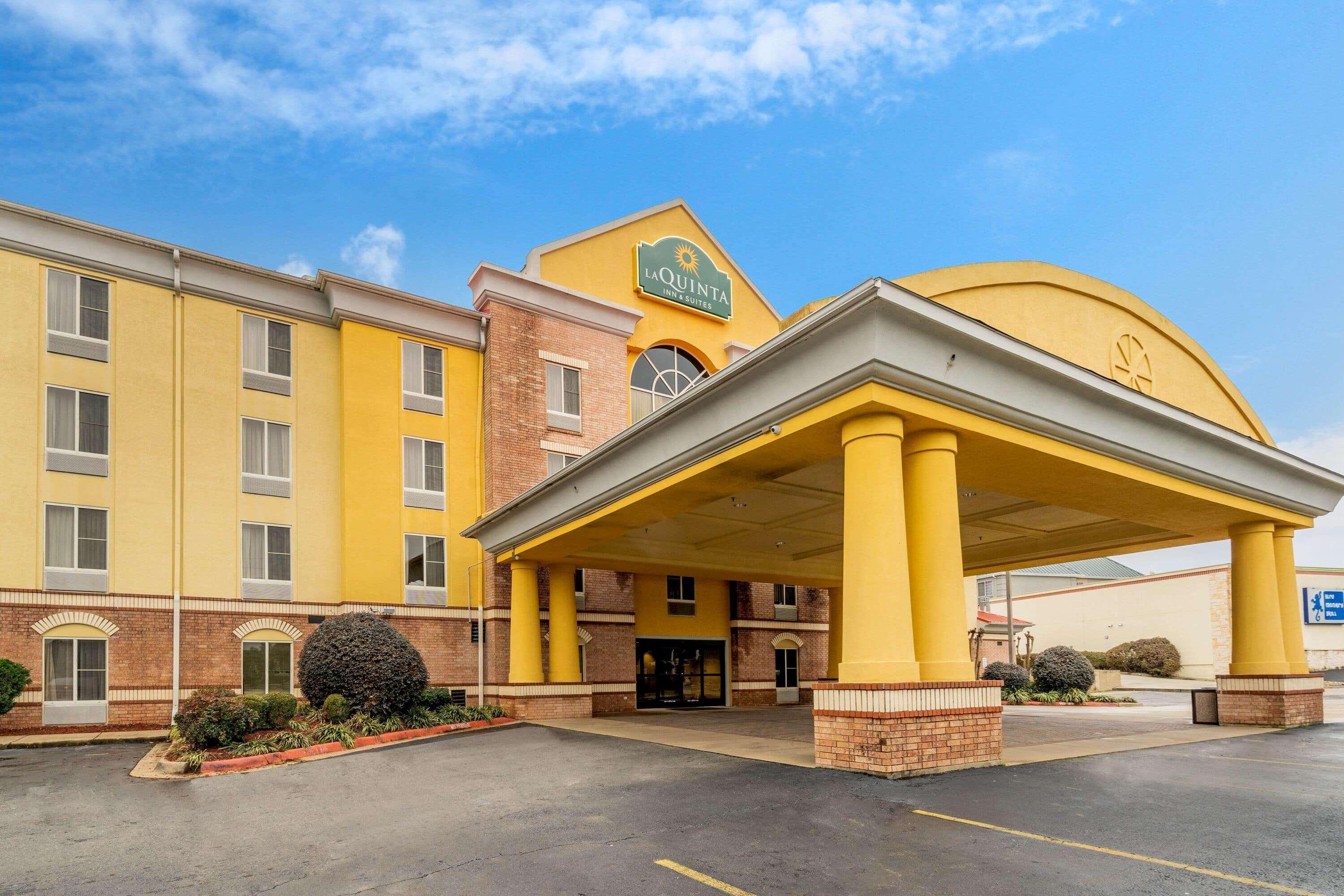 La Quinta By Wyndham Hot Springs Hotel Exterior photo