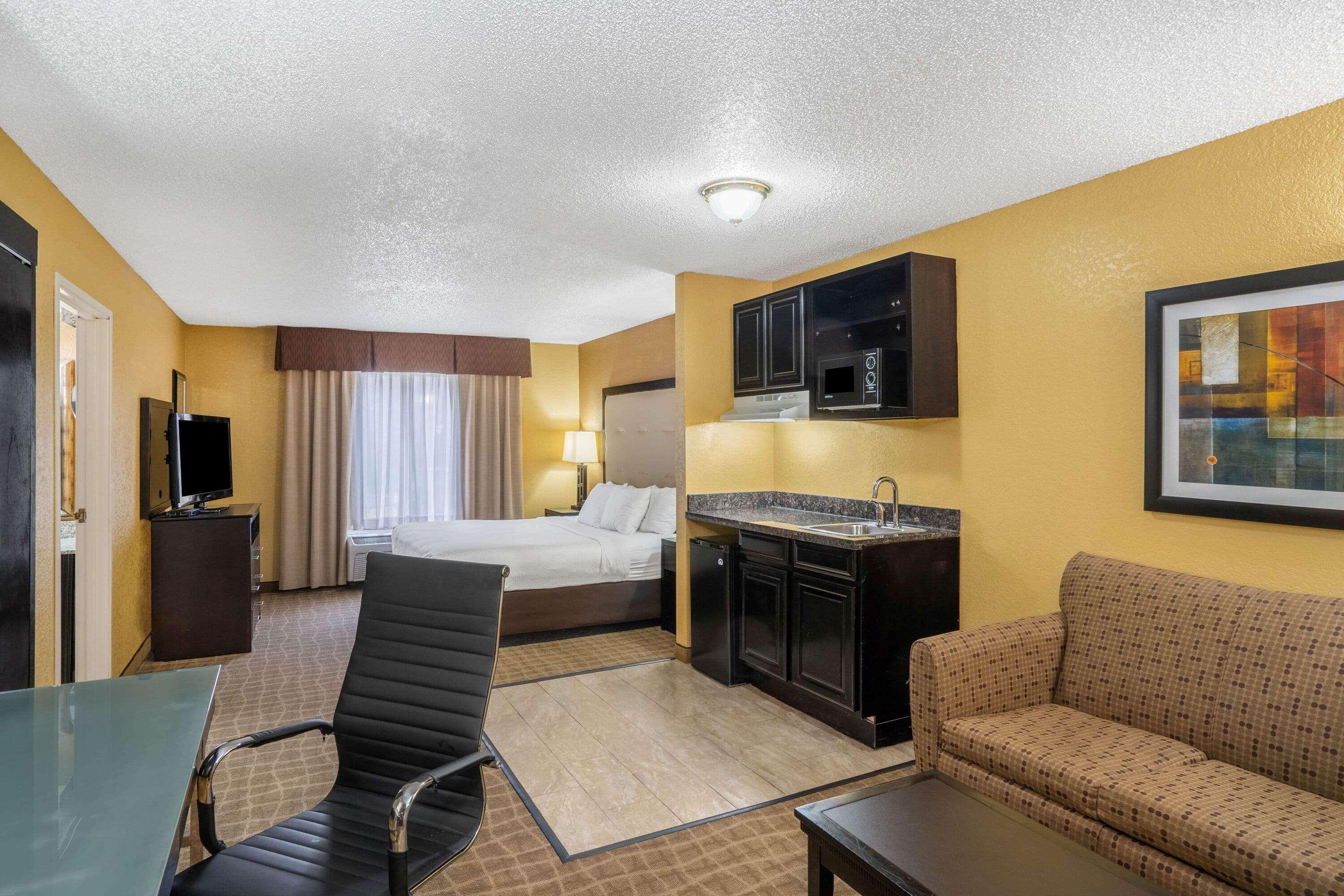 La Quinta By Wyndham Hot Springs Hotel Exterior photo