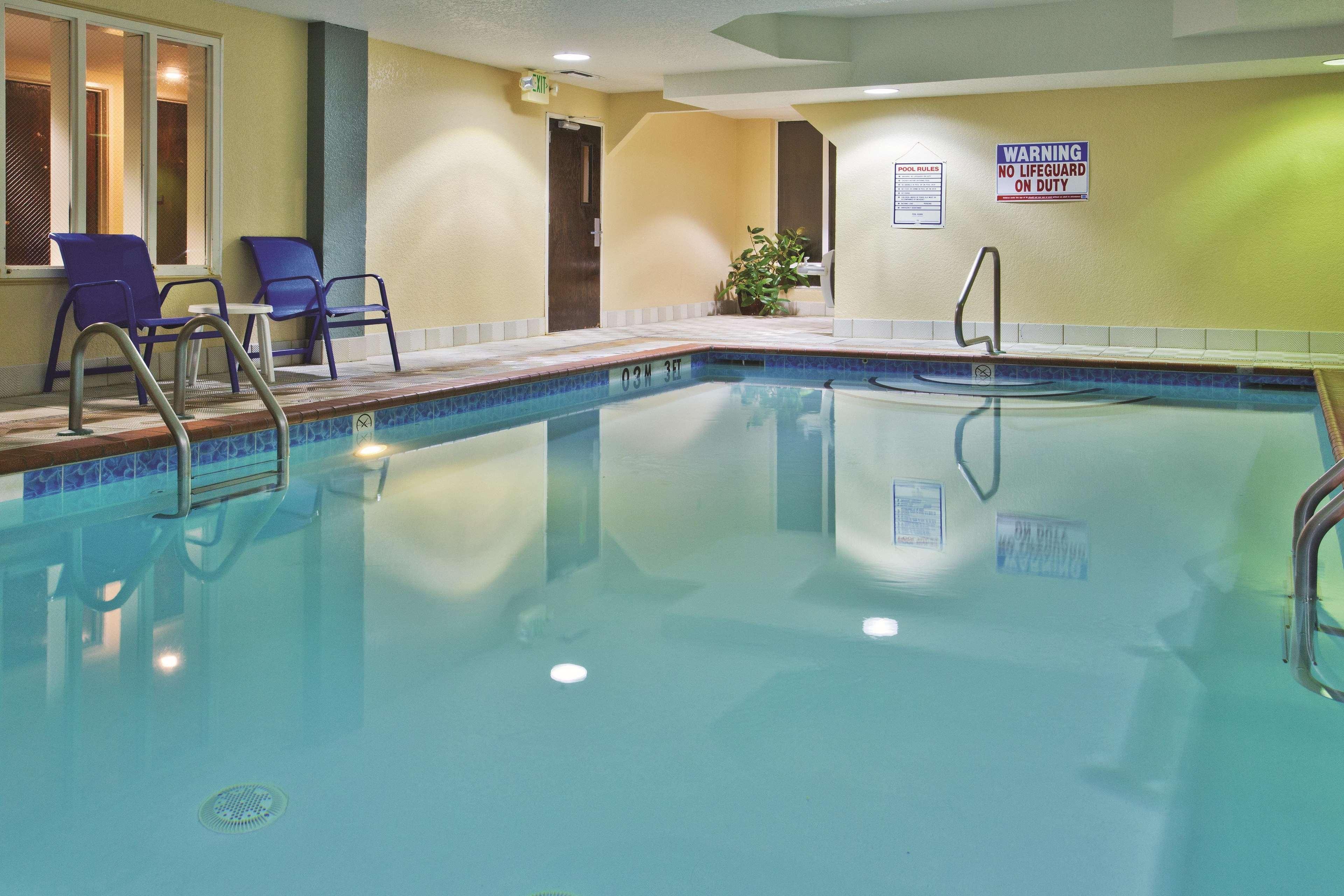 La Quinta By Wyndham Hot Springs Hotel Exterior photo